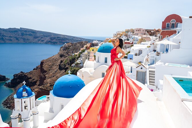 1-Hour Flying Dress Photoshoot, Instagram spots - Imerovigli: wide views and room for the dress