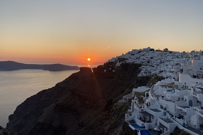 3 hours Panoramic Tour to Oia - One hour to explore Oia