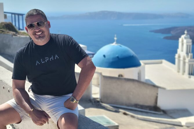 4 hrs PRIVATE island tour and photos, Oia and Blue domes - Firostefani: the postcard church and volcanic stories