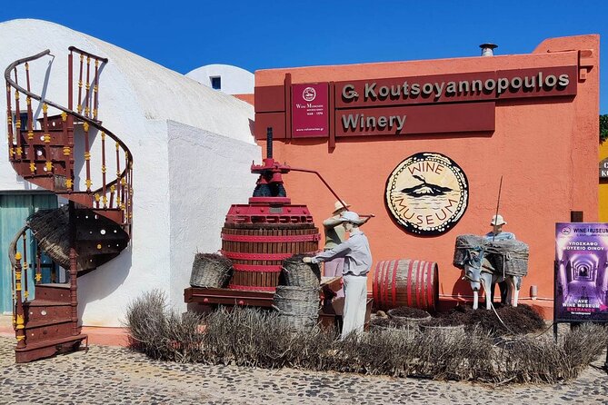 5 Hours Santorini Sightseeing Roundtrip - Perissa’s black sand and a second coast