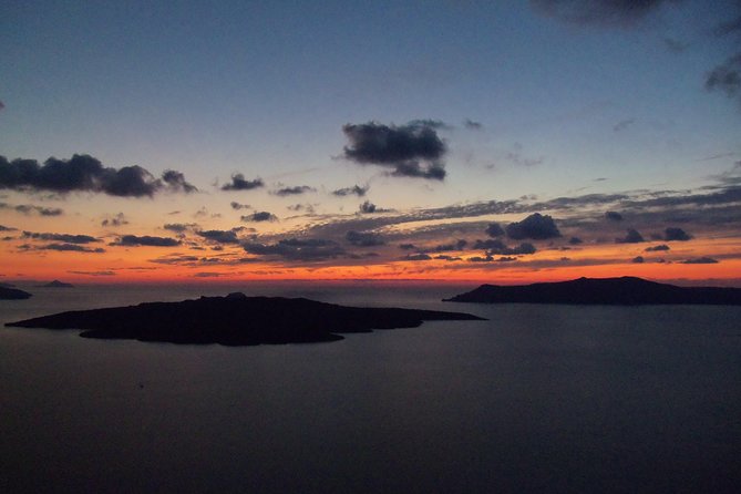 6 hours Private Full Santorini Highlights - Pyrgos, the island’s former capital