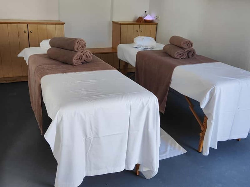 Akrotiri: Aromatherapy Couples Massage - A quiet break from Santorini’s busy sightseeing circuit