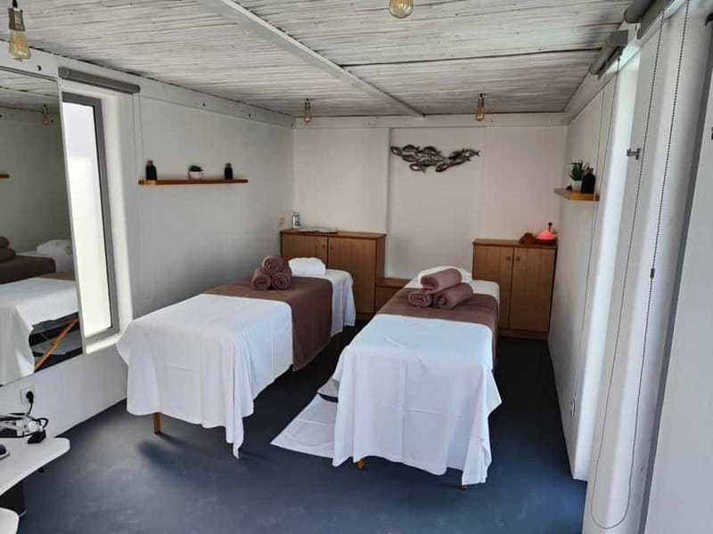 Akrotiri: Aromatherapy Couples Massage - Who should book this experience