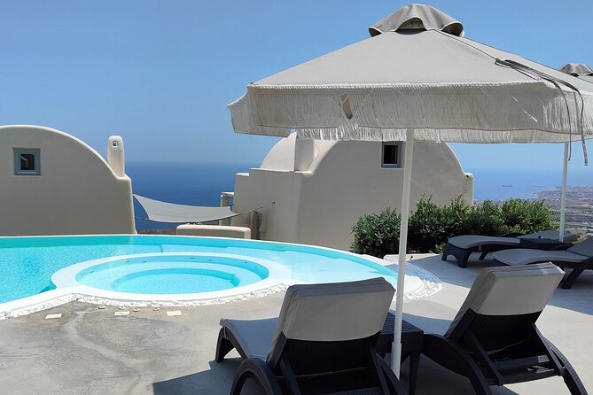 Akrotiri: Couples Massage & Pool Day Access - One hour by the outdoor pool