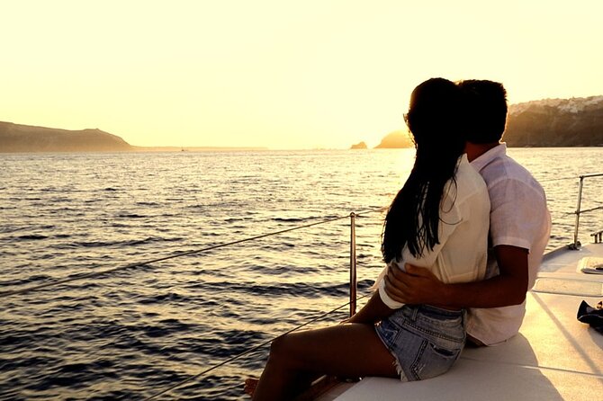 ALL-INCLUSIVE: Santorini Caldera Cruise with Greek Meal & Drinks - A Greek meal at anchor near Nea Kameni