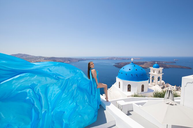 Amazing Flying Dress Photoshoot in Santorini - Choosing from 40 dresses before arrival