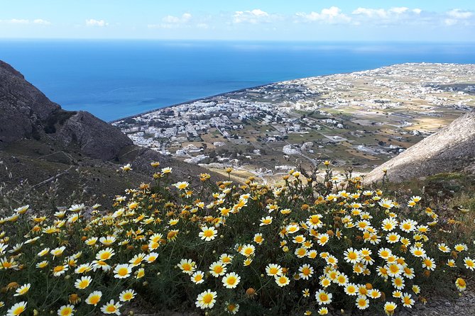 Amazing sightseeing in Santorini 2022 - Pyrgos, Santorini’s former capital