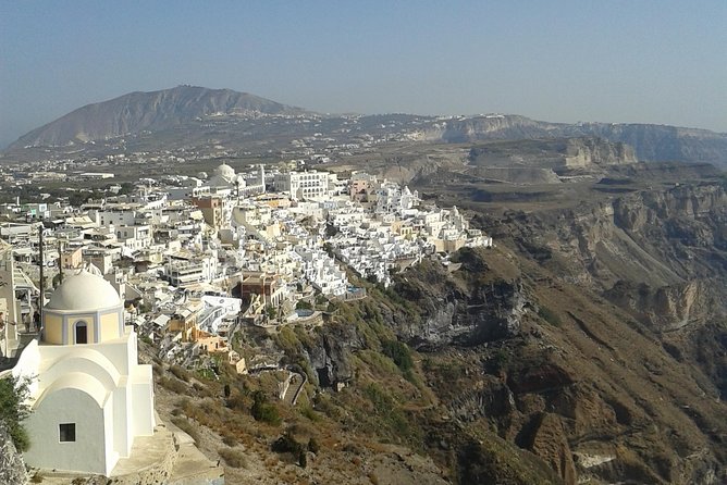 Amazing sightseeing in Santorini - Perivolos and the black-sand shoreline