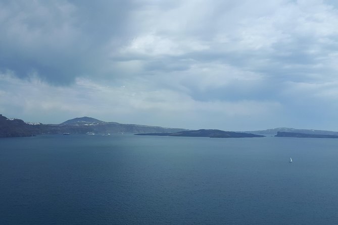 Amazing sightseeing in Santorini - Why the private format matters