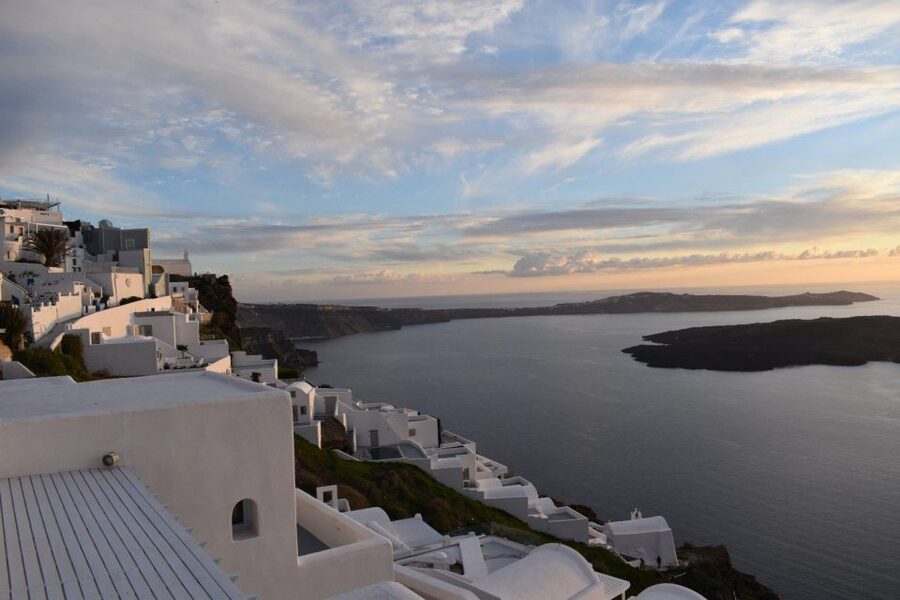 Best of Santorini 4hours Private Tour - Oia: Blue Domes, Narrow Lanes, and Caldera Views
