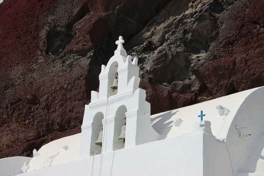 Best of Santorini 5-hour Tour for Cruise Ship Travellers - Red Beach shows the island’s volcanic side