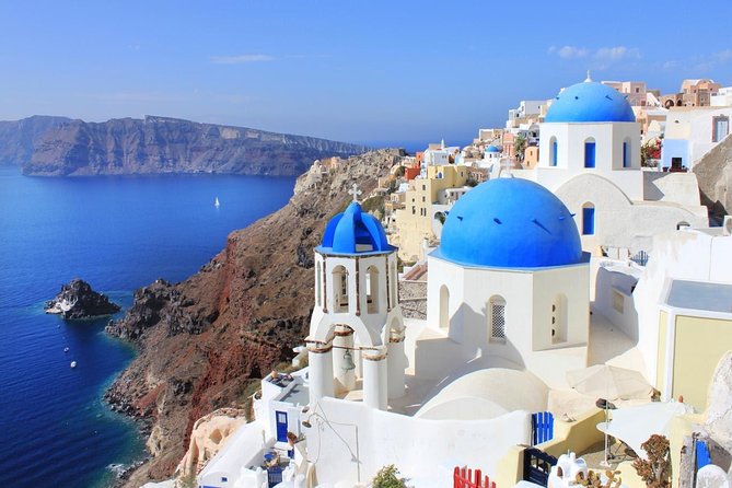 Best of Santorini Sightseeing Guided Tour 5h - Oia: the postcard view and the island’s busiest village