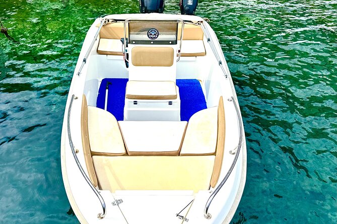 Boat Rental in Santorini - Why a Santorini boat rental can change your day