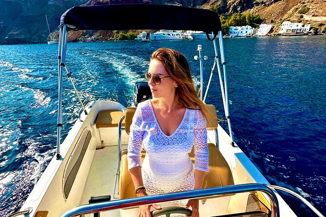 Boat Rental in Santorini - Choosing between a calm cruise and an active outing