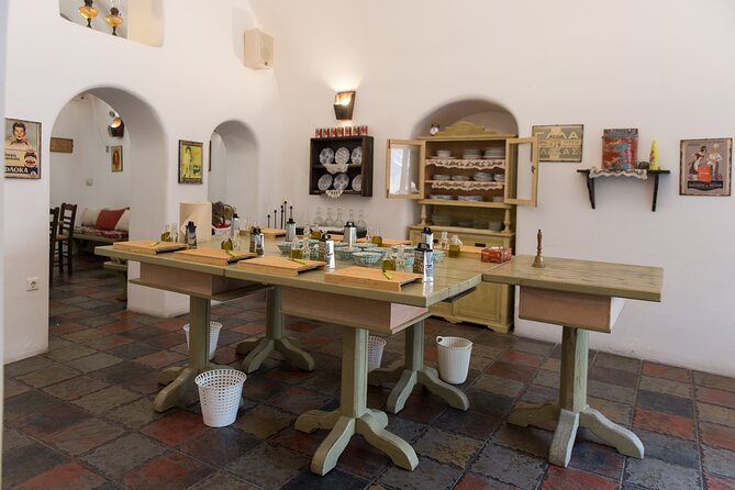Cooking Class in Traditional cave house in Santorini! - Who should book this class