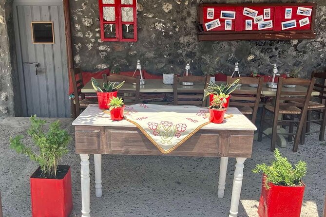 Cooking Class in Traditional cave house in Santorini! - Getting there and planning your day