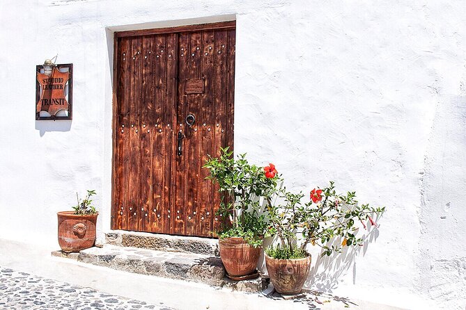 Discover the Cultural Heart of Santorini with Mεliton Tours - Pyrgos reveals an older Santorini