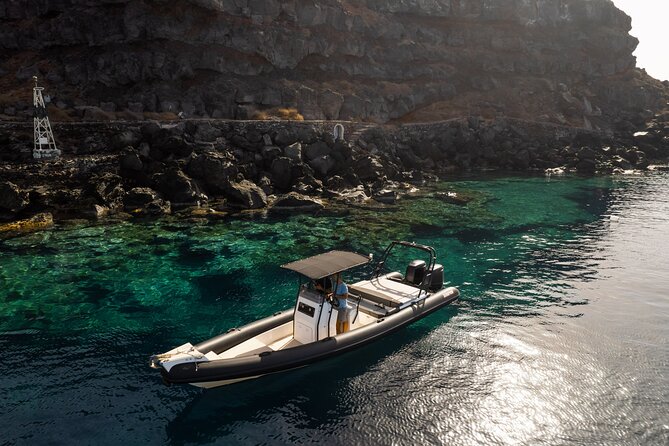 Exclusive cruise experience in Santorini - Small-group service and the captains