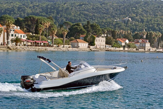 Explore Santorini and its volcanic wonders with Alex Private Boat - Price, timing, and who gets the best value