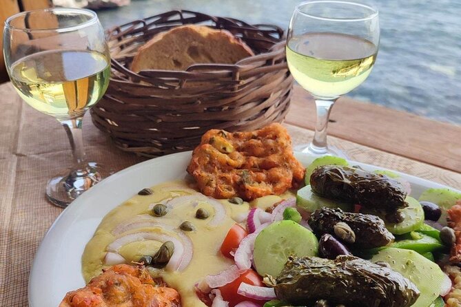 Flavors of Santorini Food and Wine Private Sunset Tour - Why this four-hour evening works well