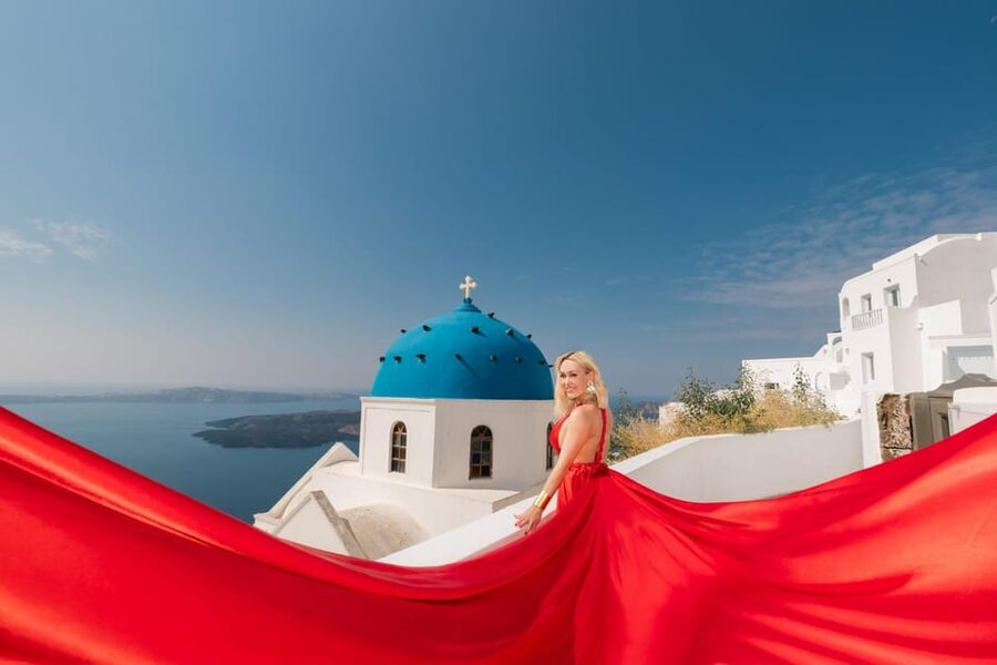 Flying dress Photoshoot in Santorini with Hotel Pickup - Why the flying dress works in Santorini