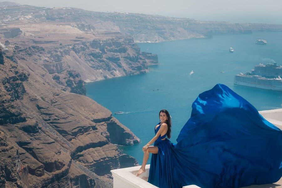 Flying dress Photoshoot in Santorini with Hotel Pickup - Who will enjoy this experience most