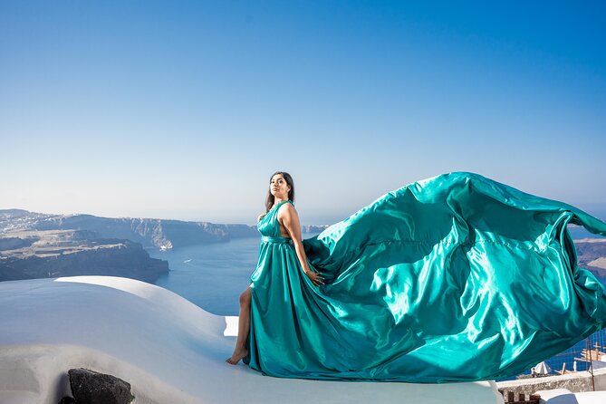 Flying Dress Photoshoot Tour in Santorini & Pick up - Why Imerovigli is a smart place for a dress photoshoot
