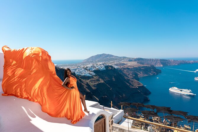 Flying Dress Photoshooting Santorini - Why Oia makes such a strong photo studio