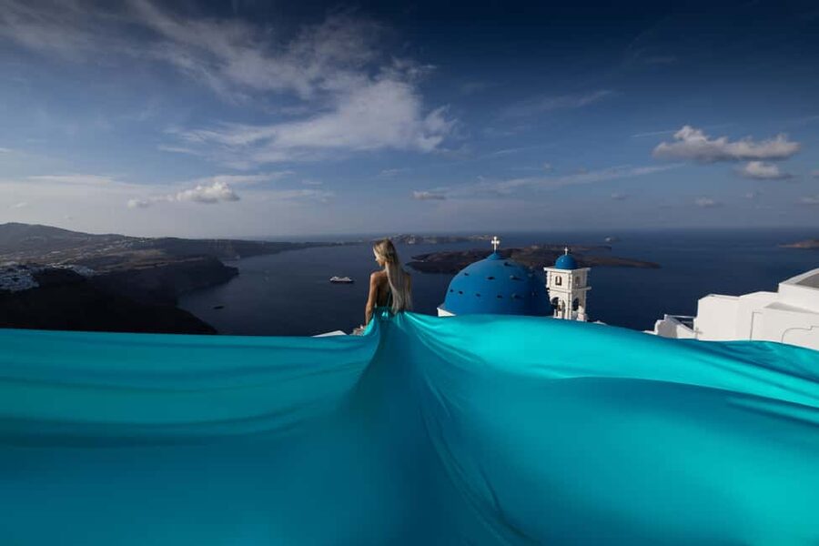 Flying Dress Santorini - Why the flying dress effect works in Santorini