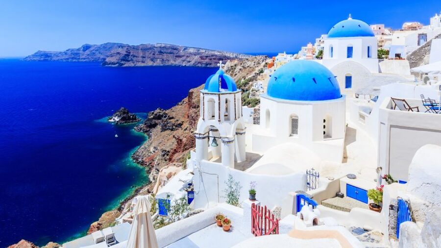 From Heraklion/Crete: Santorini Island Guided Day Trip - Reaching Oia through Athinios Port