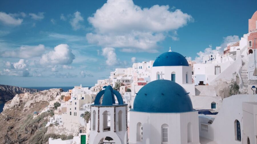 From Heraklion/Crete: Santorini Island Guided Day Trip - The early start and the SeaJets kiosk