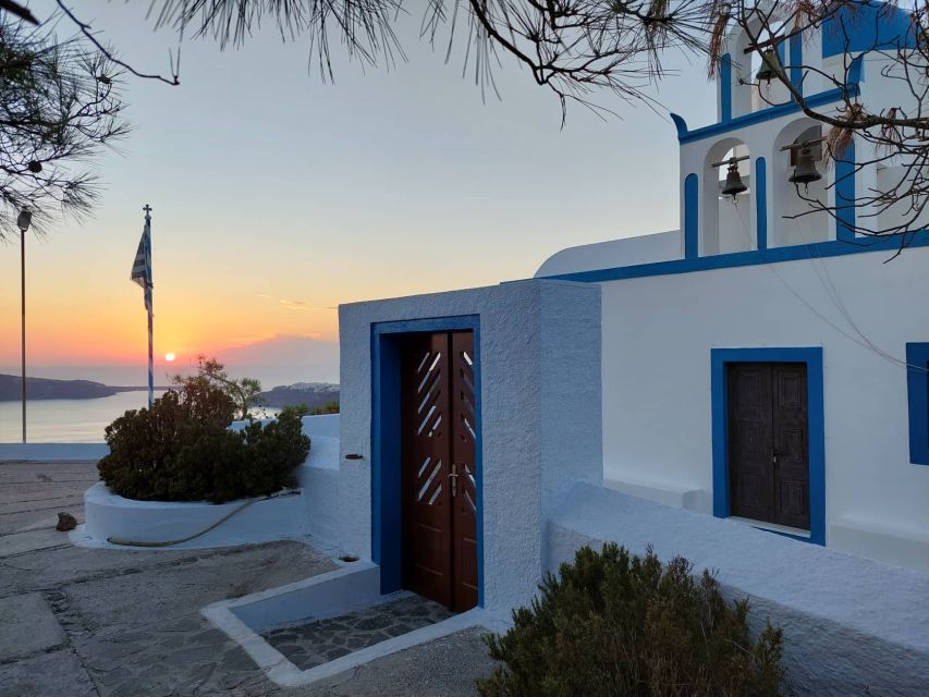 From Santorini: Guided Oia Morning Tour with Breakfast - Why an early start changes Oia