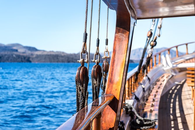 Full Day Boat Tour to Caldera Islands & Sunset in Oia by bus - Nea Kameni: a hot, rough walk across the volcano