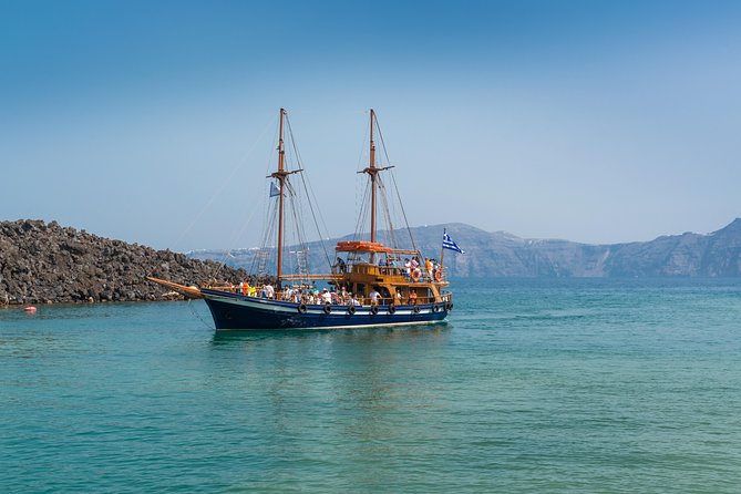 Full Day Boat Tour to Caldera Islands & Sunset in Oia by bus - Who should book this boat tour