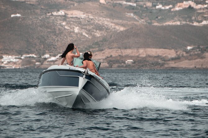 Full Day Rental in Santorini with Saxdor Luxury Boat - Food, drinks, and what you should bring