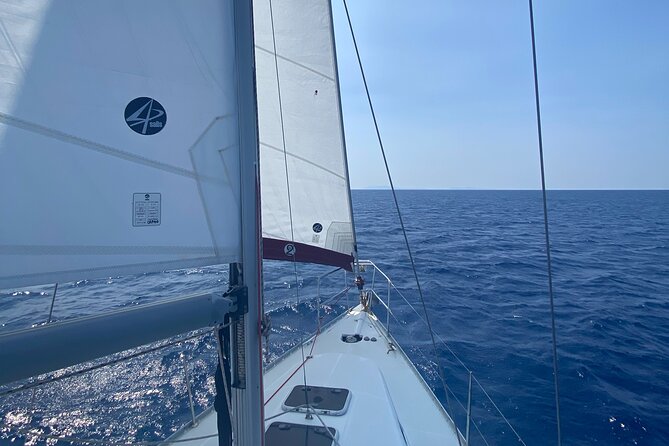 Half day Private Sailing cruise in Santorini island up to 6 pax - Why this private Santorini cruise is different