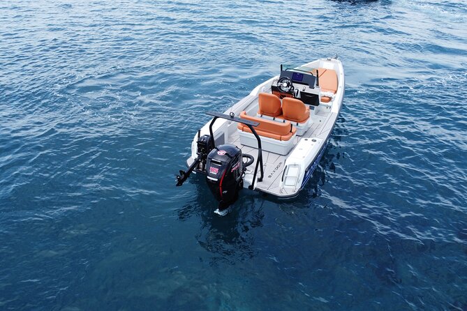 Half Day Saxdor Boat Rental in Santorini - Swimming, snorkeling, and Santorini’s sea caves