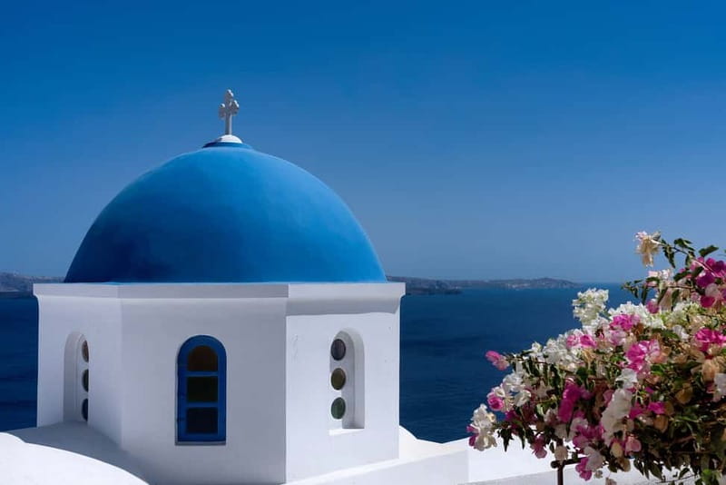 Heraklion: Guided Santorini Day Trip with Ferry Cruise - Oia: beautiful, crowded, and tightly timed