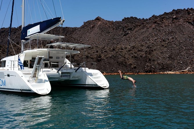 Luxury Caldera Cruise with a rich BBQ meal and drinks! - Hotel pickup keeps the morning simple