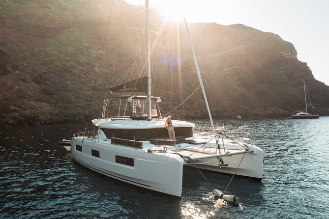 Majestic Catamaran Caldera Cruise with Snacks, Meal & Drinks - White Beach, Indian Rock, and the Lighthouse