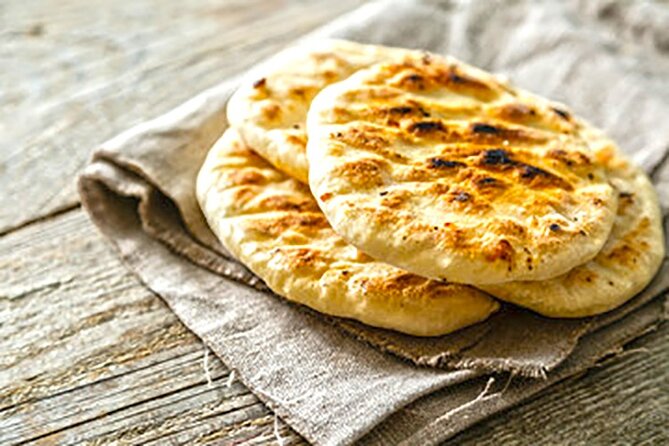 Miss Anna Santorini Cooking Class - Getting to Monolithos for the 5:00 pm start