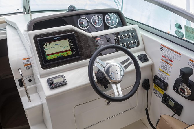 Motor Yacht (2020)Luxury Private Cruise Around Santorini - Aspronisi is the right place to finish near sunset