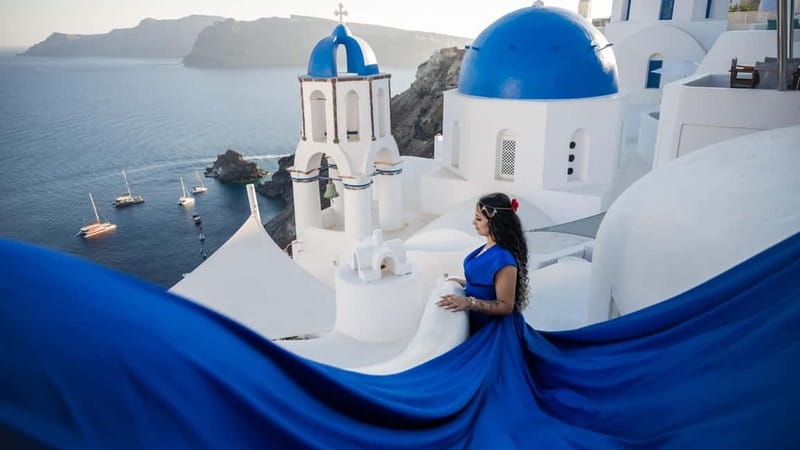 Oía: Santorini Professional Photoshoot with Edited Photos - Key points to know before booking