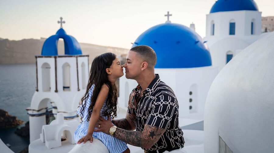 Oía: Santorini Professional Photoshoot with Edited Photos - Booking, cancellation, and practical value