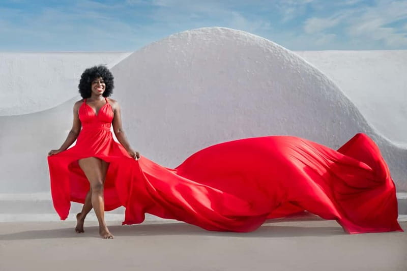 Oía: Santorini Professional Photoshoot with Edited Photos - Who will get the most from this booking