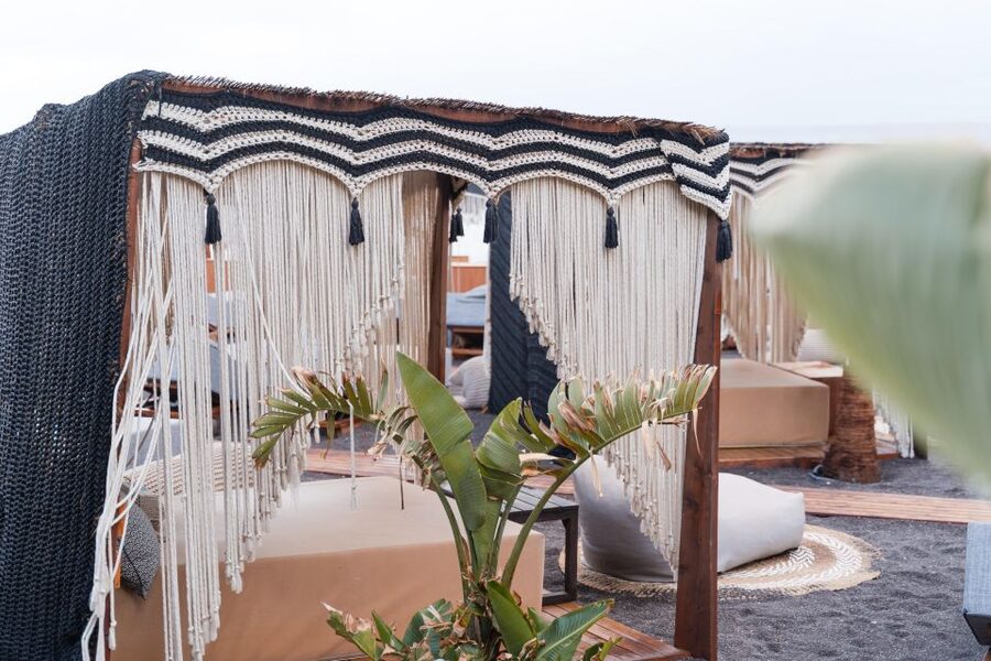 Perivolos Beach: Sun-Bed Experience FortyOne Bar Restaurant - Service, music, and the pace of the day