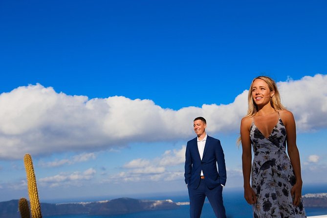 Personal Travel and Vacation Photographer Tour in Santorini - Timing, Clothing, and Practical Planning