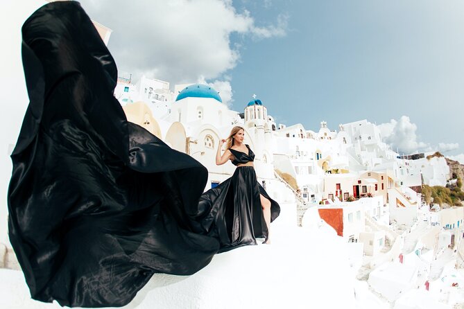 Photoshoot in Flying Dresses in Santorini - Why the assistant matters