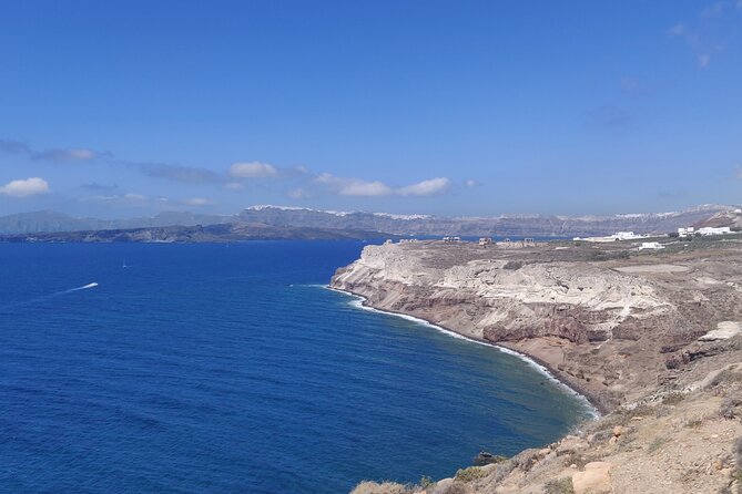 Private 6 hour guided tour in Santorini !!! - What the guide adds to the drive