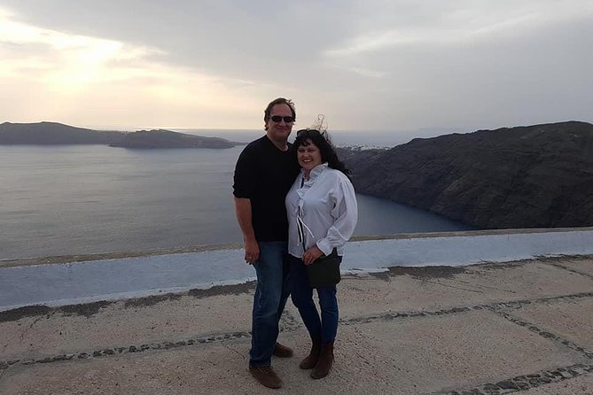 Private 8h tour on Santorini - Two hours in Oia